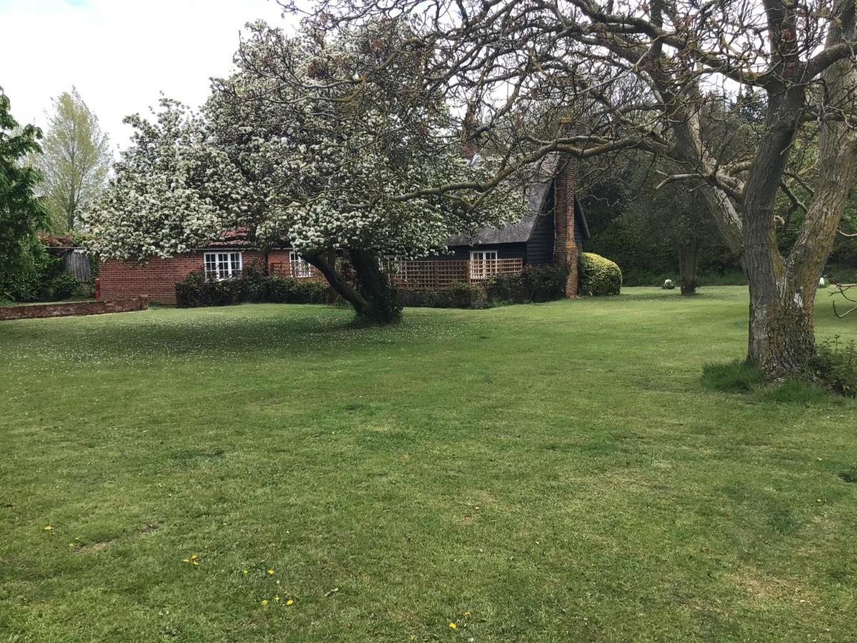 Thatched Cottage Wix Exterior photo