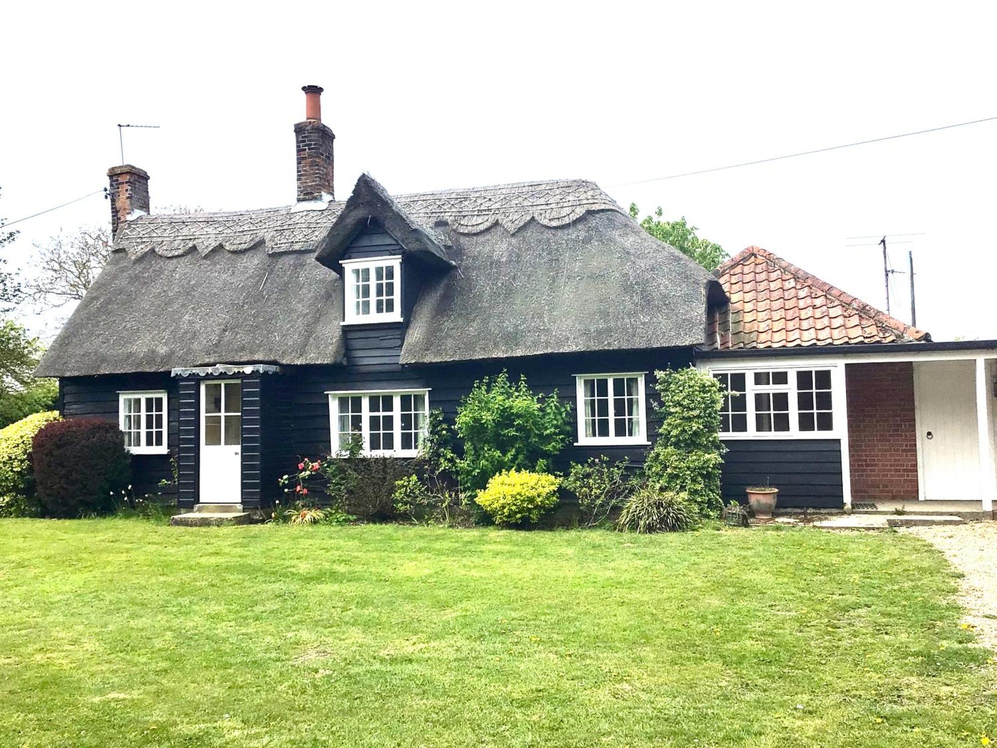 Thatched Cottage Wix Exterior photo